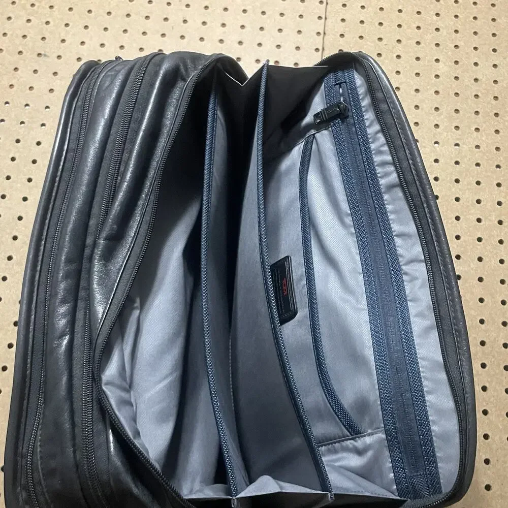 Tumi Alpha II Brief Expandable Organizer Leather Black Business Laptop Travel